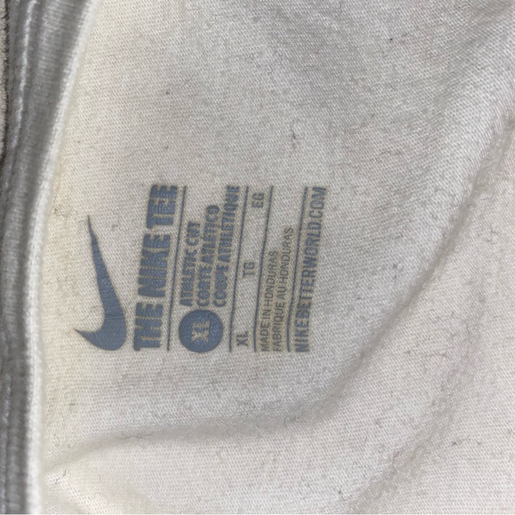 nike tee - Picture 2 of 2